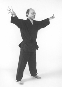 Bild 1: Nach vorne kreisendein Taiji zeichnen